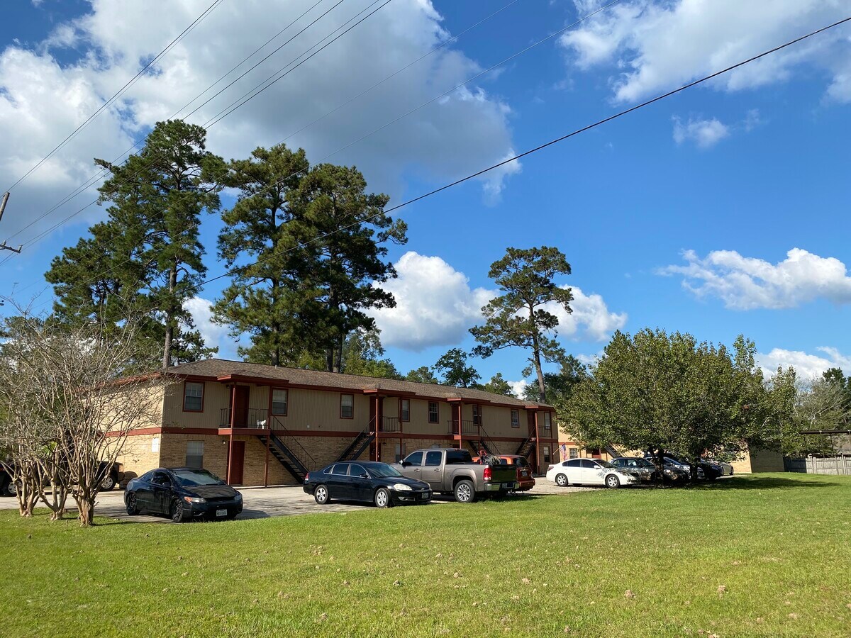 1750 N Pine St, Kountze, TX 77625