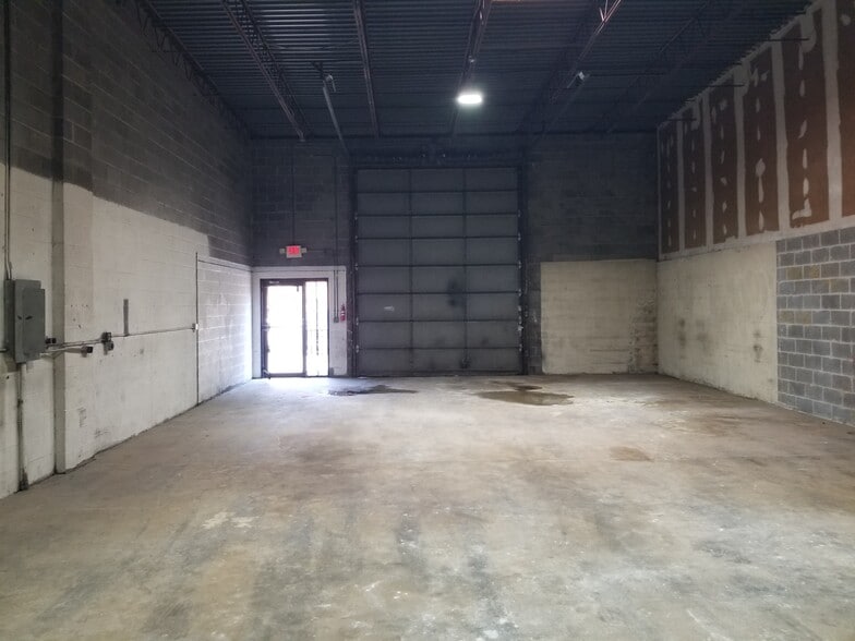 619 Hampton Park Blvd, Capitol Heights, MD for lease - Building Photo - Image 3 of 10
