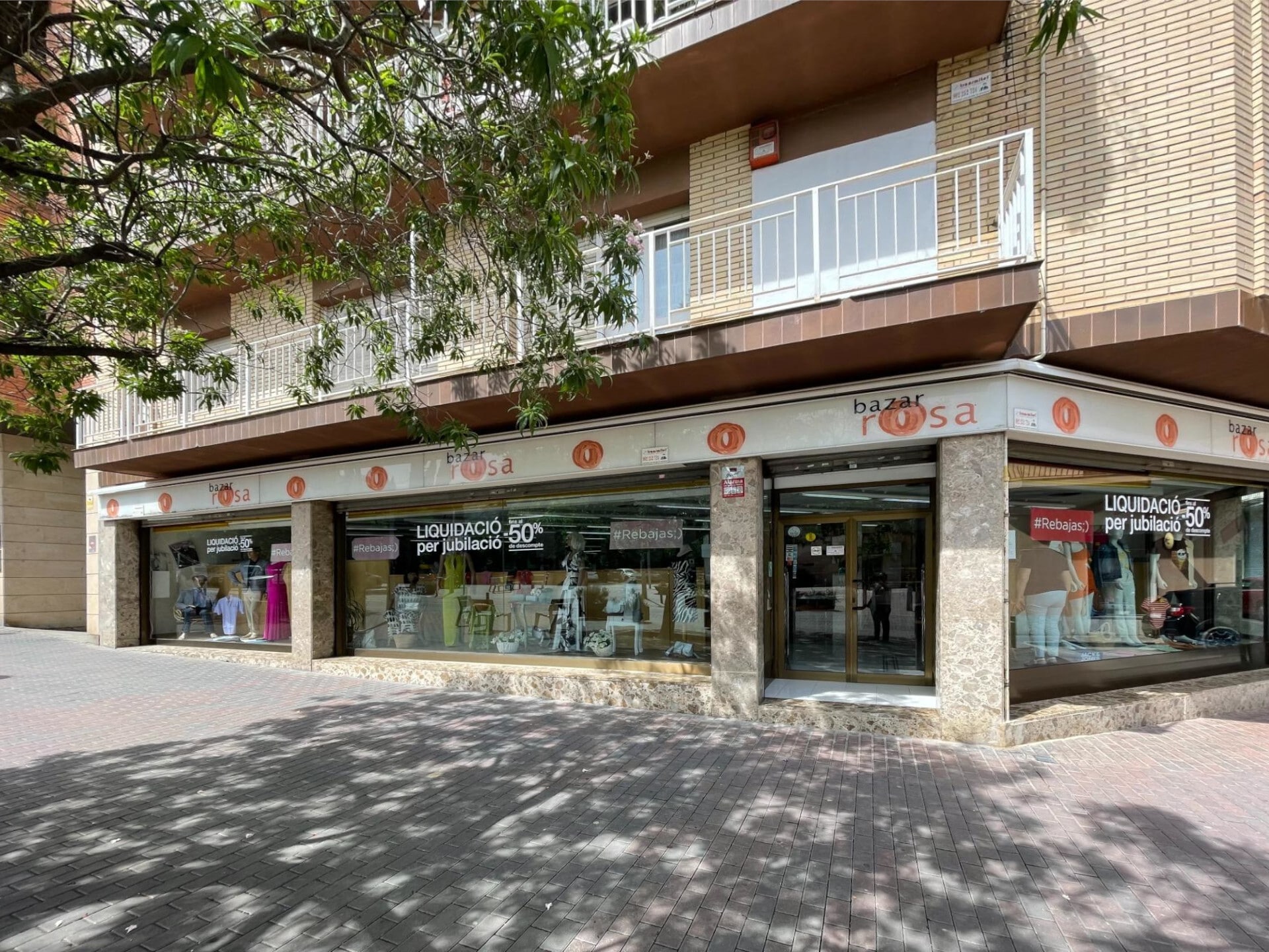 Retail in Santa Margarida de Montbui, Barcelona for lease Building Photo- Image 1 of 20
