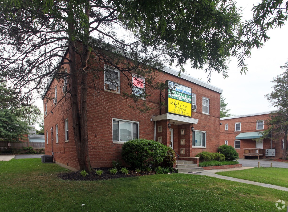 1009 E University Blvd, Takoma Park, MD 20903