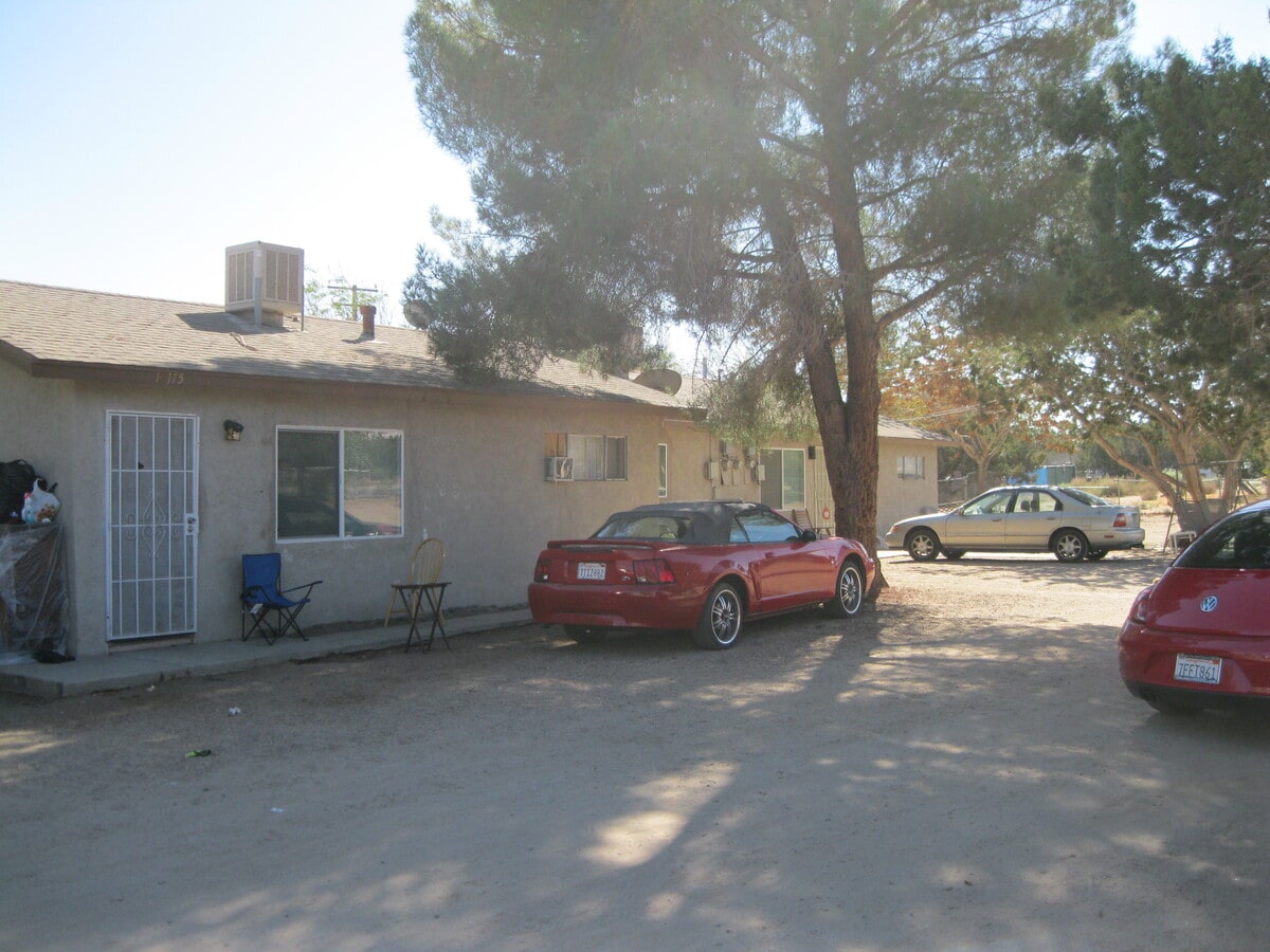 16175 Spruce St, Hesperia, CA 92345