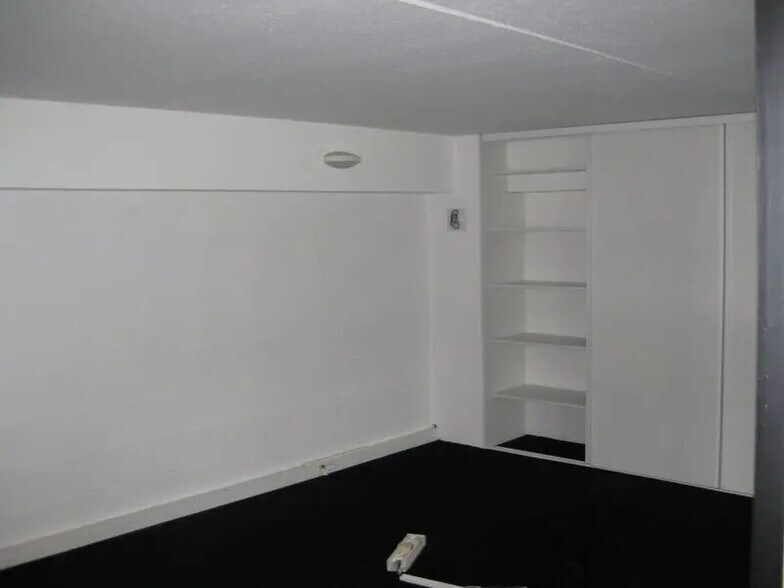 Office in Brest for lease - Building Photo - Image 3 of 3