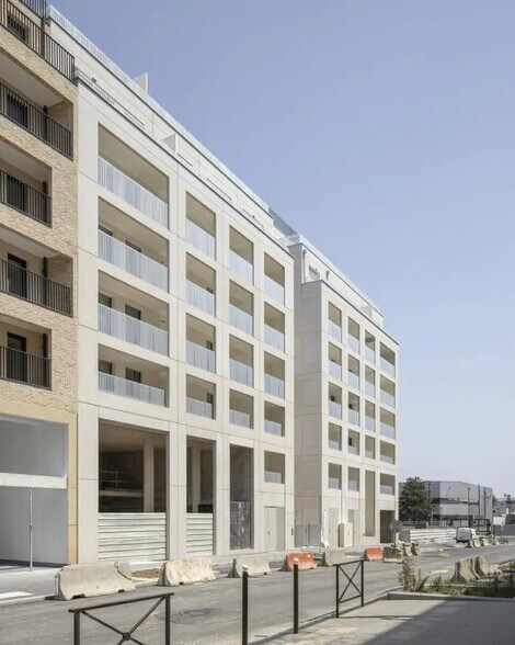 Office in Vitry-sur-Seine for sale - Building Photo - Image 1 of 3