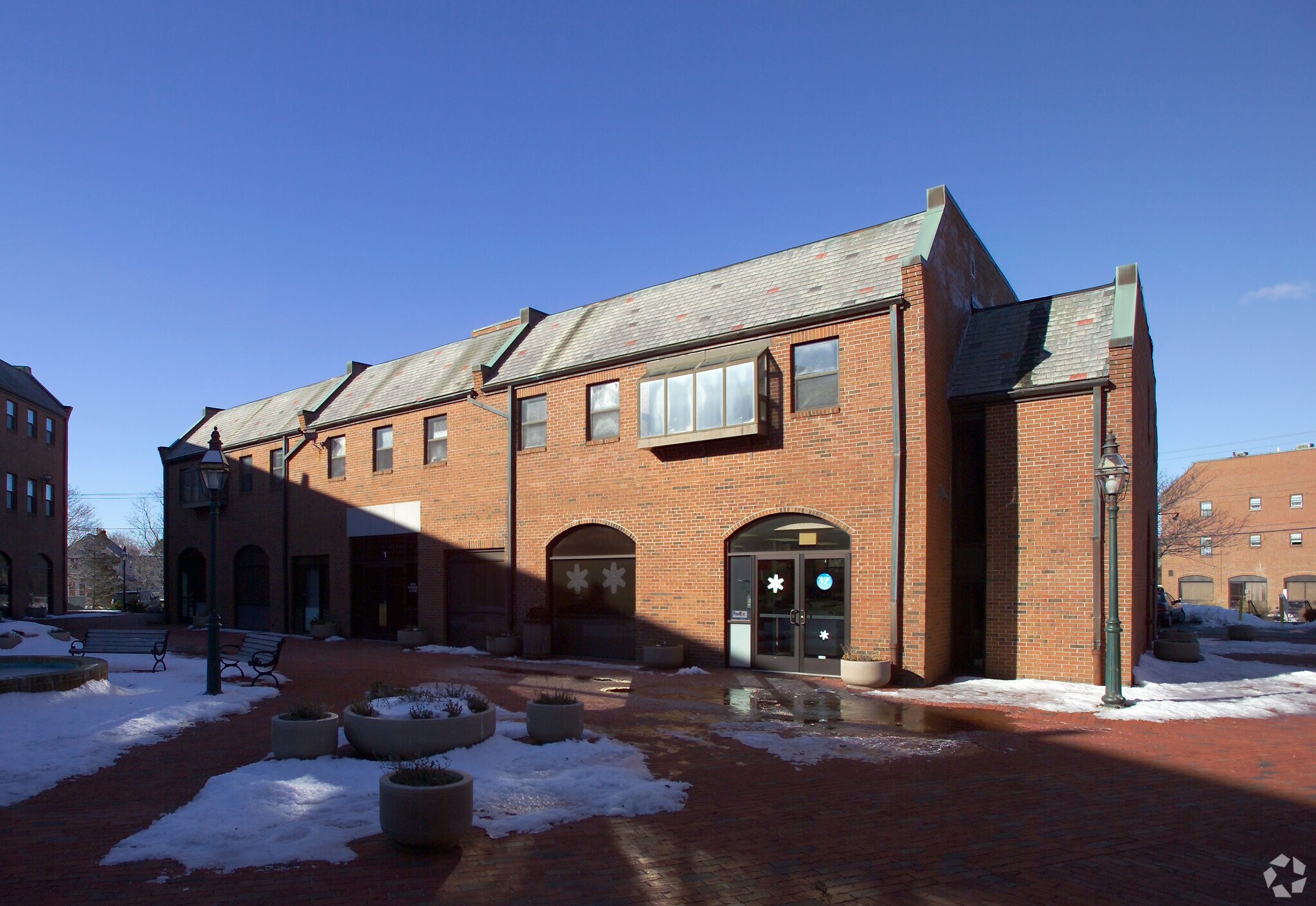 297 North St, Hyannis, MA 02601 One Financial Place