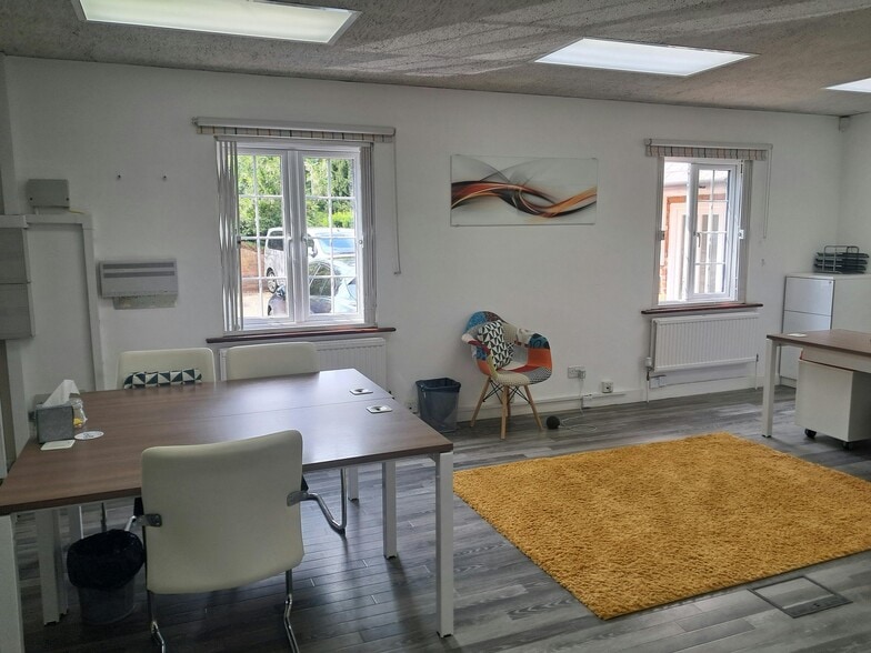 High St, Reading for sale - Building Photo - Image 3 of 10