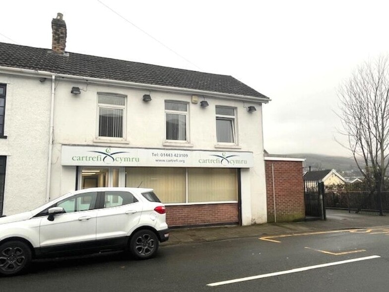 284 Brithweunydd Rd, Tonypandy for lease - Building Photo - Image 3 of 21