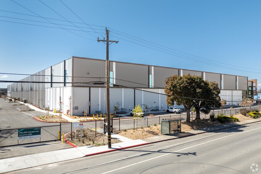 1345 Doolittle Dr, San Leandro, CA for lease - Building Photo - Image 3 of 15