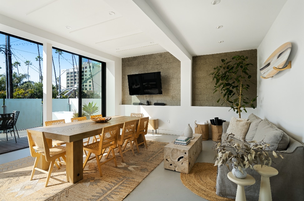 2210 Main St, Santa Monica, CA for lease Building Photo- Image 1 of 15