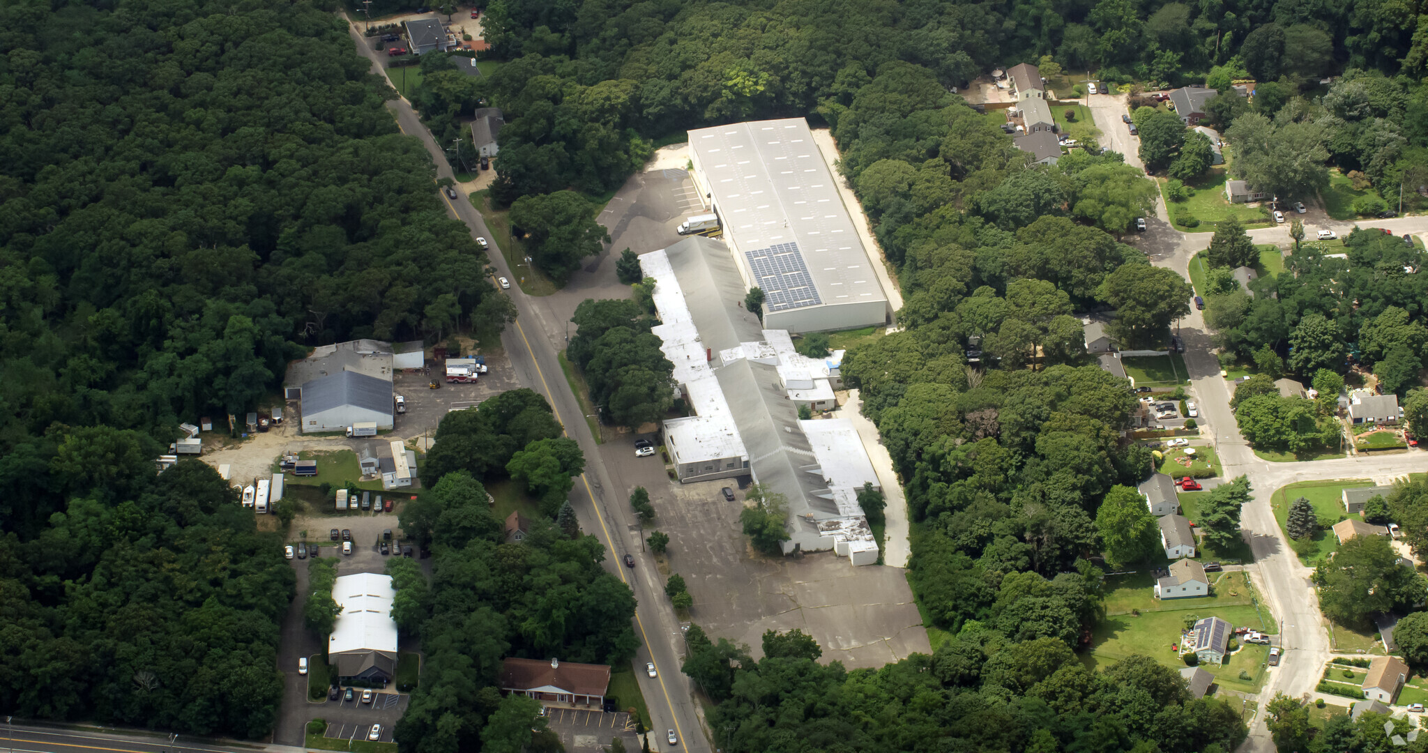 680 Elton St, Riverhead, NY for lease Building Photo- Image 1 of 6