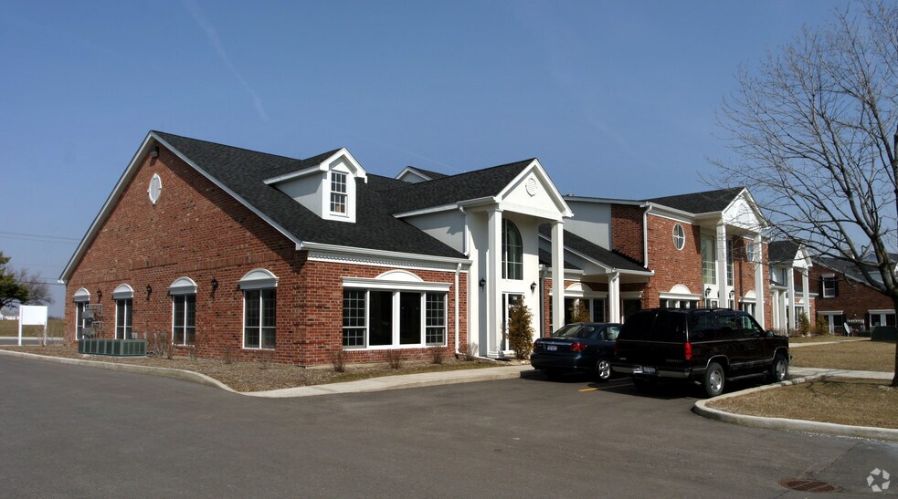 33 W Higgins Rd, South Barrington, IL 60010