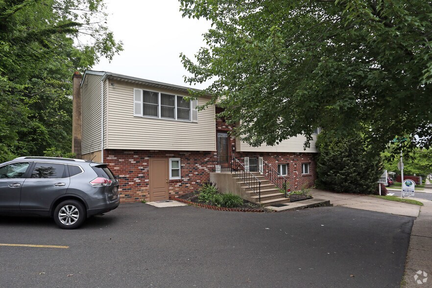 13060 Bustleton Ave, Philadelphia, PA 19116