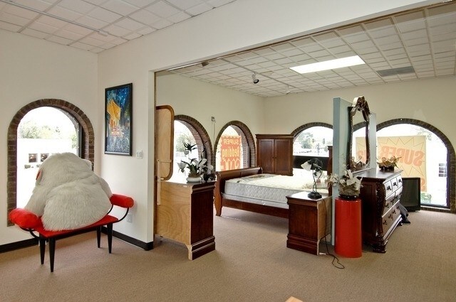 4618 W Elm St, McHenry, IL for sale Interior Photo- Image 1 of 1