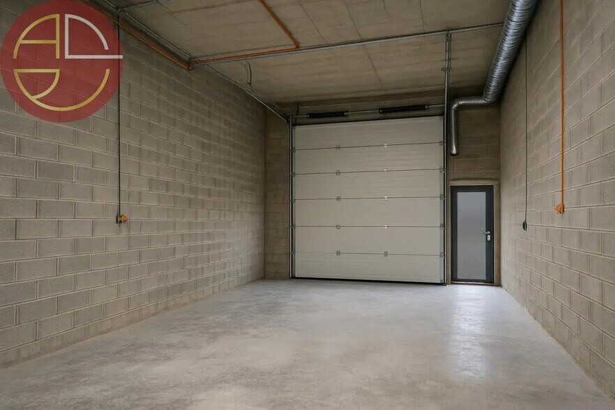 Industrial in Castanet-Tolosan for sale - Interior Photo - Image 2 of 5