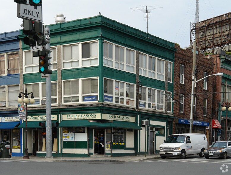 2 S Main St, Port Chester, NY 10573