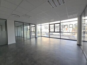 Office in Lyon for lease Building Photo- Image 2 of 5
