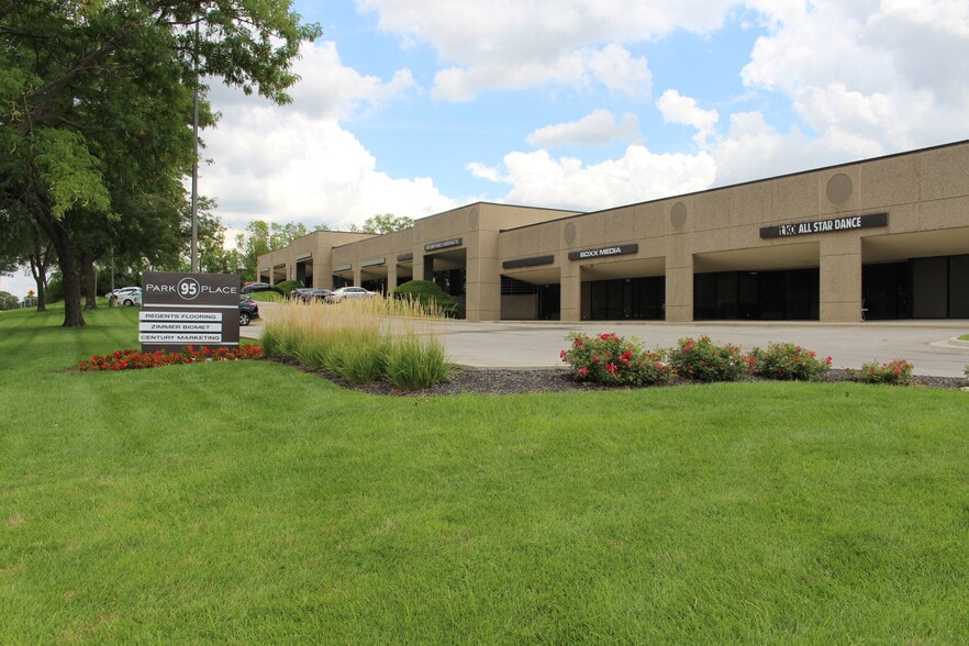14631-14651 W 95th St, Lenexa, KS for lease - Building Photo - Image 2 of 29