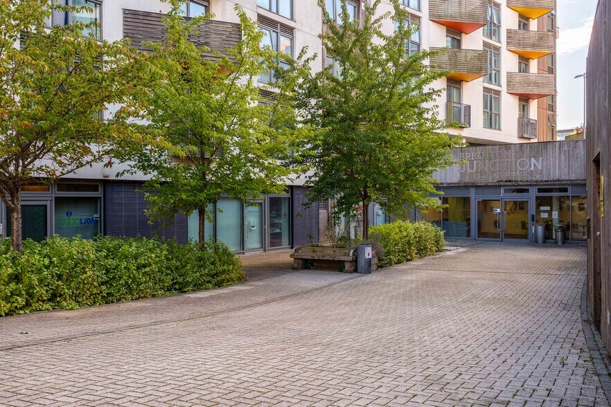 35 New England St, Brighton for lease - Building Photo - Image 2 of 3