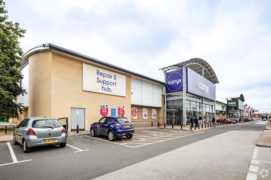 9-15 Valley Rd, Bradford for sale - Primary Photo - Image 1 of 1