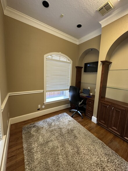 112 E 4th St, Houston, TX for lease - Building Photo - Image 2 of 10