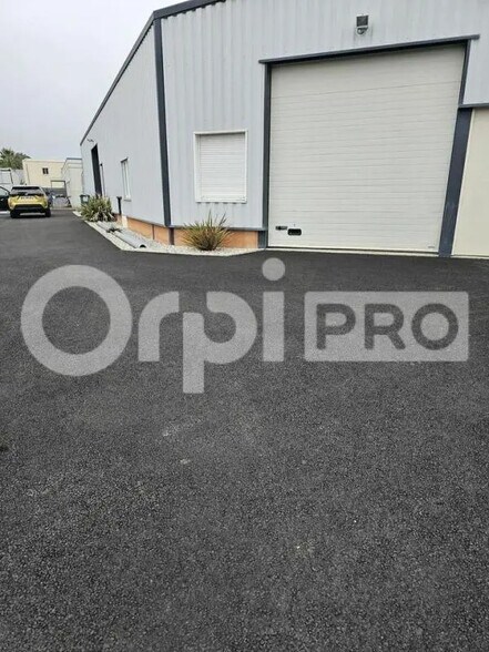 Flex in Cestas for lease - Building Photo - Image 2 of 9