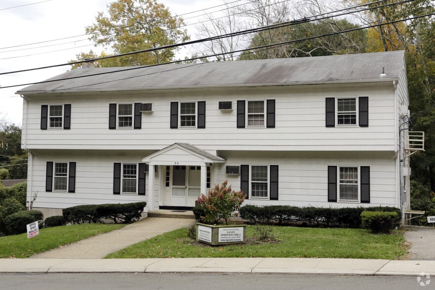 36 Midvale Rd, Mountain Lakes, NJ 07046