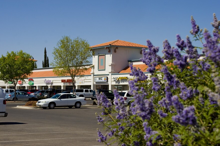 1757 Dieter Dr, El Paso, TX 79936