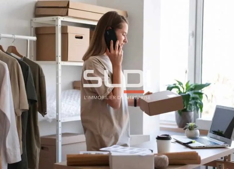 Retail in Saint-Priest for lease - Interior Photo - Image 2 of 2