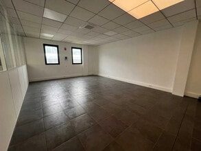 Flex in Vénissieux for sale Interior Photo- Image 1 of 6