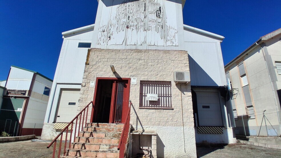 Industrial in Salamanca for sale - Building Photo - Image 2 of 47