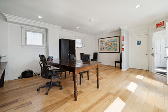 517 Ocean Front Walk, Venice, CA for lease Interior Photo- Image 1 of 8