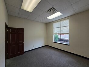 1 E Central Ave, Temple, TX for lease Interior Photo- Image 2 of 4