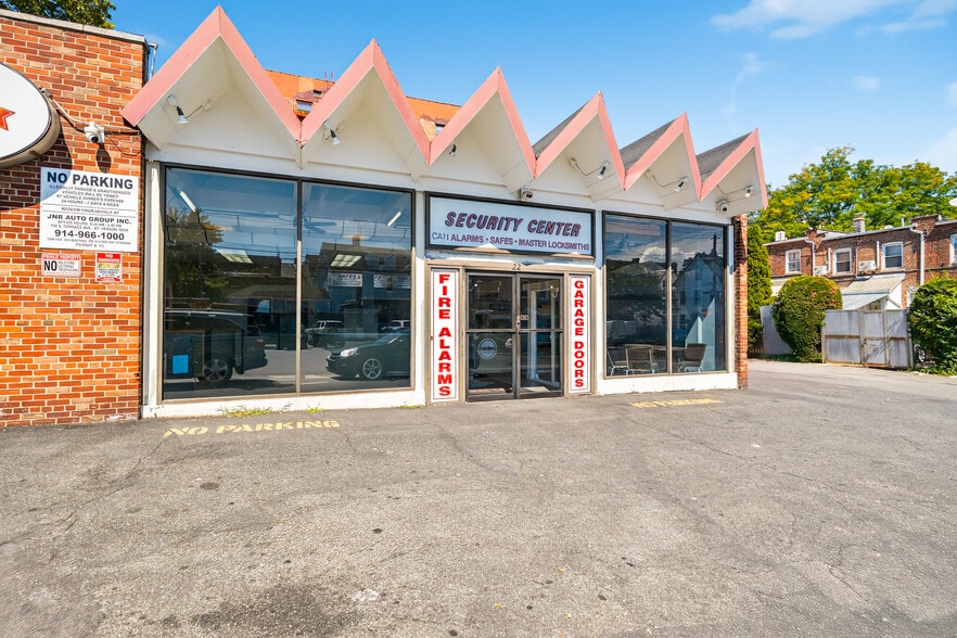 22 W Lincoln Ave, Mount Vernon, NY for lease - Building Photo - Image 2 of 17