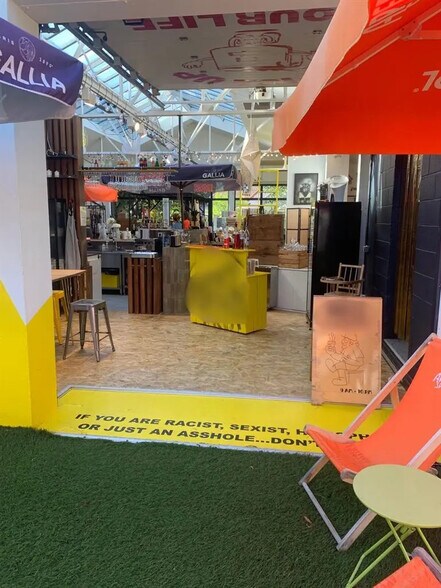 Retail in Saint-Maur-des-Fossés for lease - Building Photo - Image 2 of 8