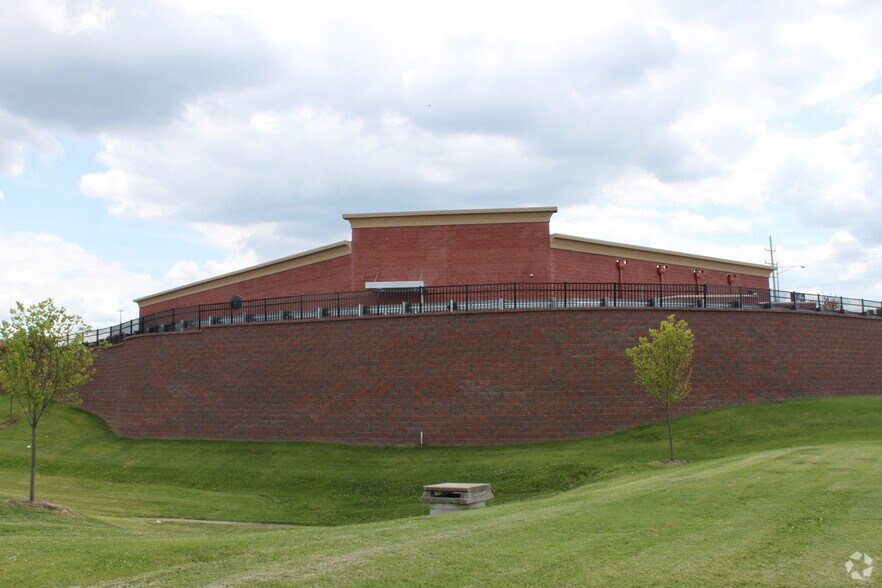 8915 Saint Charles Rock Rd, Saint Louis, MO for lease - Building Photo - Image 2 of 4