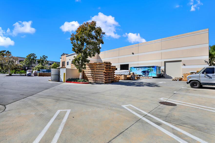 1361 Calle Avanzado, San Clemente, CA for lease - Building Photo - Image 3 of 26