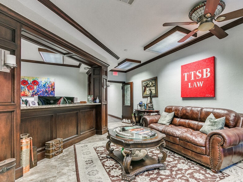 219 E Main St, Norman, OK for sale - Interior Photo - Image 2 of 10