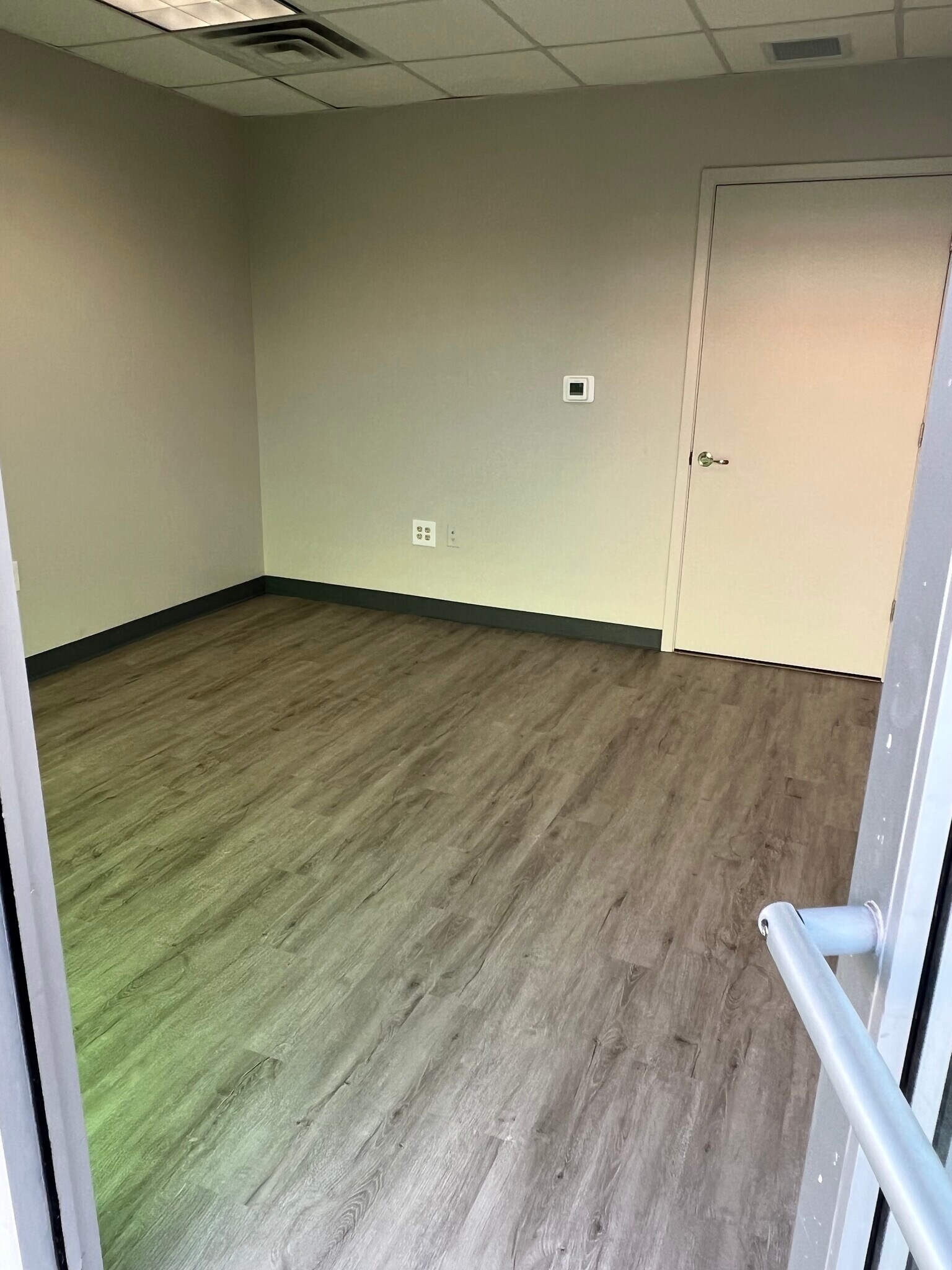 6075 De Zavala Rd, San Antonio, TX 78249 Lockwaway Storage