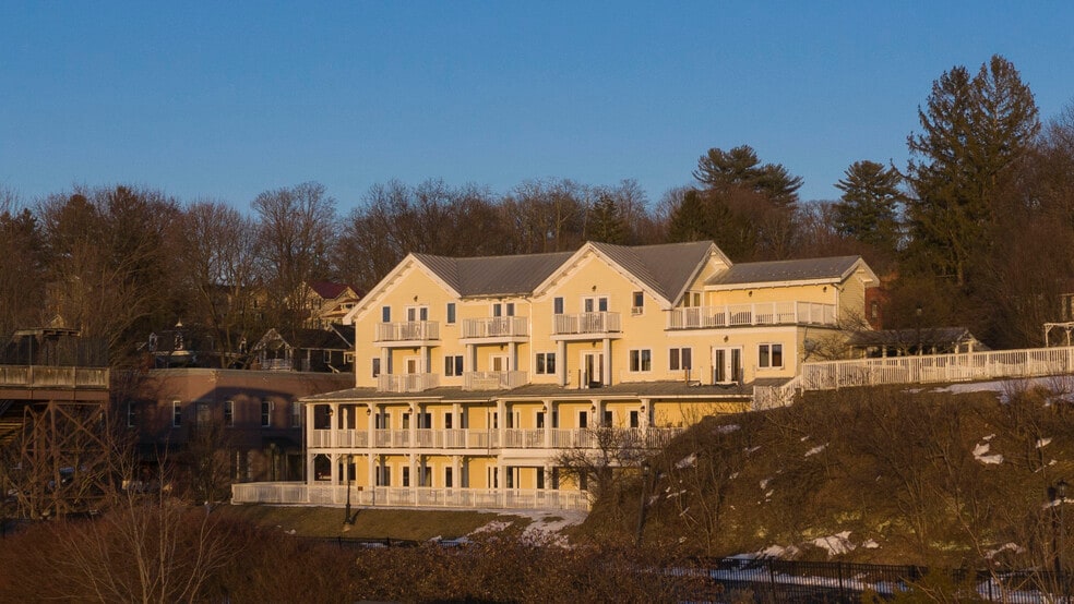 4 Grinnell St, Rhinecliff, NY for lease - Building Photo - Image 2 of 8