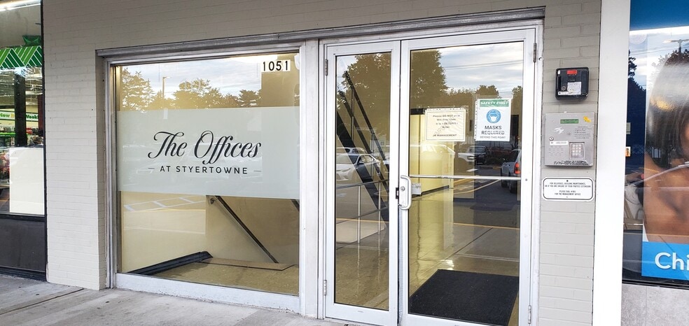 1033-1061 Bloomfield Ave, Clifton, NJ for lease - Primary Photo - Image 1 of 3