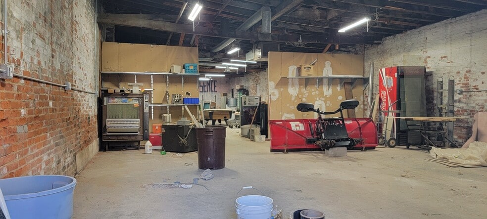 39 Clover st, Poughkeepsie, NY for sale - Primary Photo - Image 1 of 5