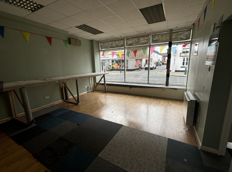 92-92A Long St, Atherstone for lease - Interior Photo - Image 2 of 3