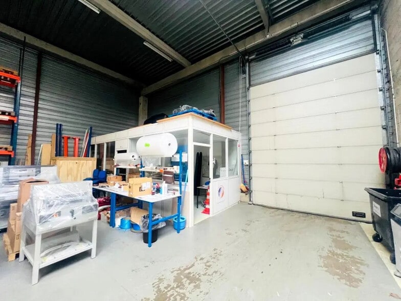 Flex in Trappes for sale - Interior Photo - Image 2 of 7