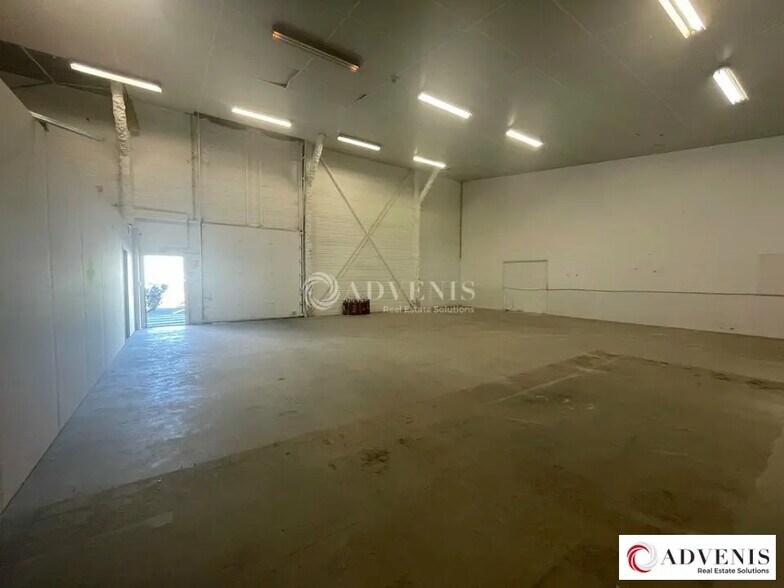 Flex in Mérignac for lease - Interior Photo - Image 3 of 4