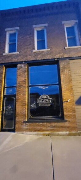 127 W Main St, Brook, IN for sale - Primary Photo - Image 1 of 1