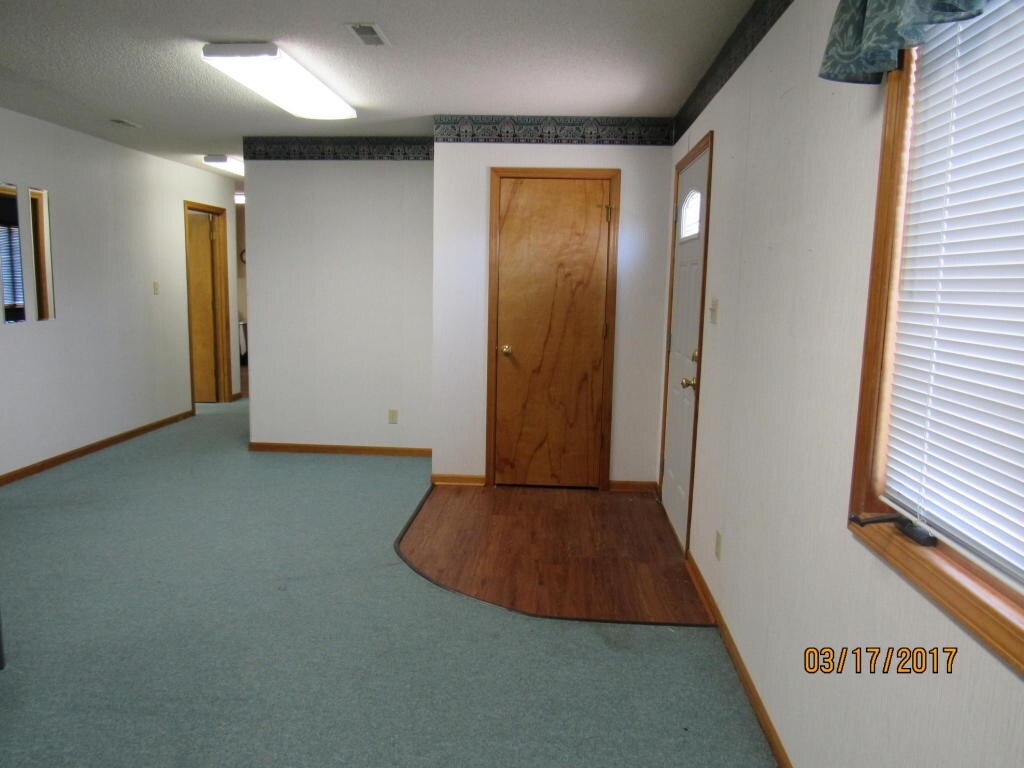 5709 NE Woodbine Rd, Saint Joseph, MO 64505