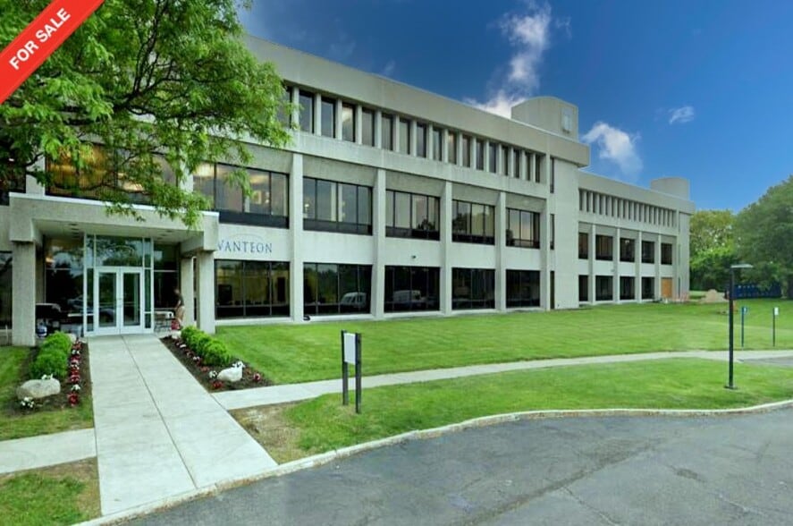 99 Garnsey Rd, Pittsford, NY for sale - Building Photo - Image 1 of 1