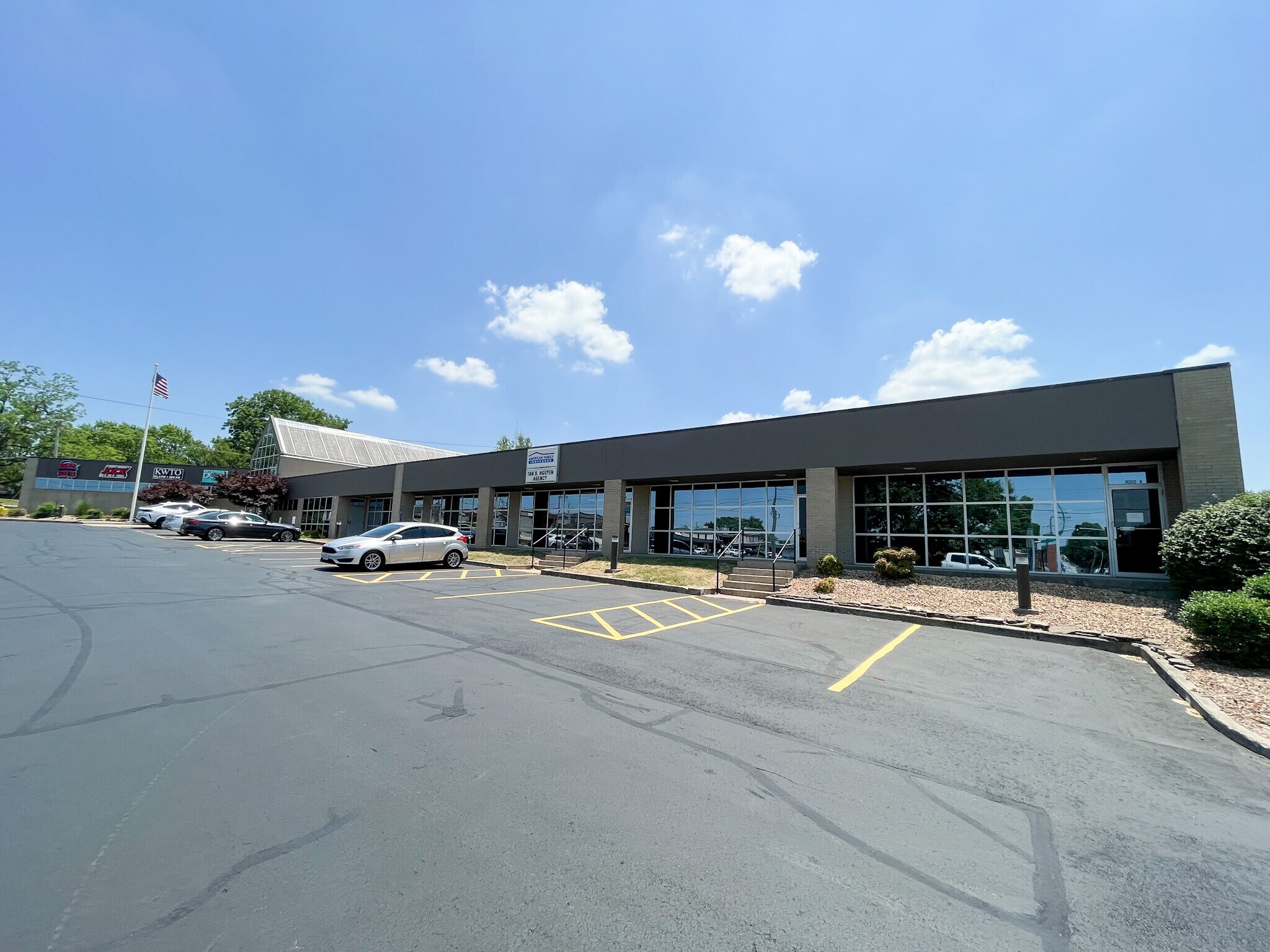 3000 E Chestnut Expy, Springfield, MO for sale Building Photo- Image 1 of 1