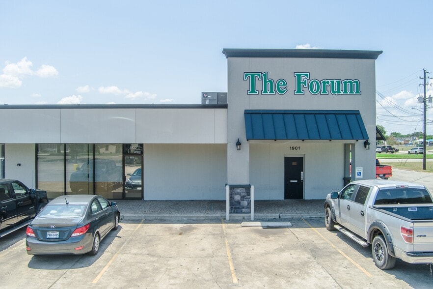 1901-2403 E Red River St, Victoria, TX for sale - Building Photo - Image 3 of 11