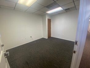 4301 32nd St, Bradenton, FL for lease Interior Photo- Image 2 of 6