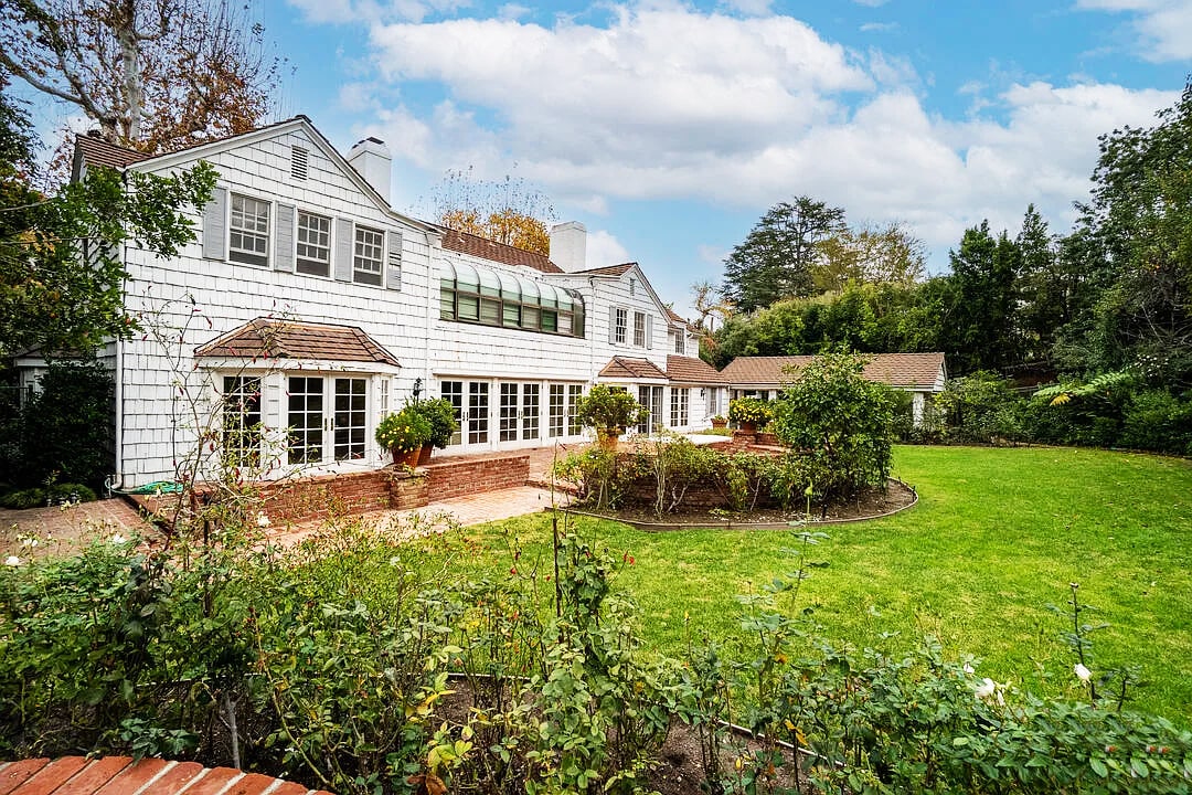 1009 Laurel Way, Beverly Hills, CA 90210